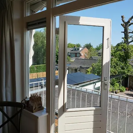 Perfectly Located Private Oaks And Beeches