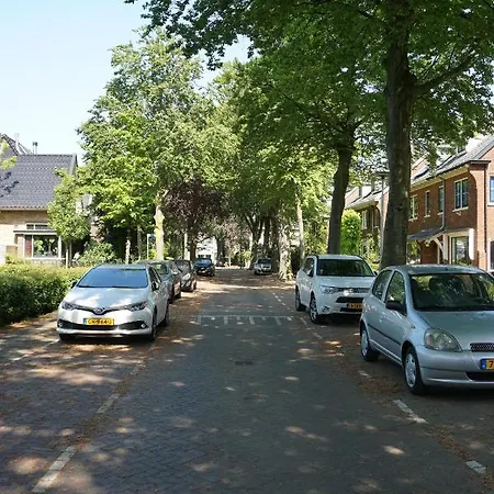 Perfectly Located Private Oaks And Beeches *